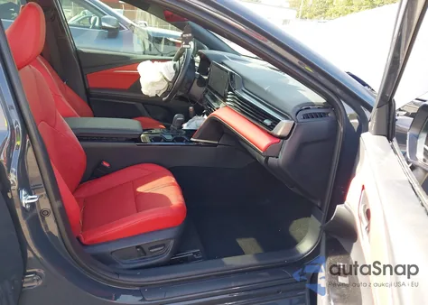 2025 Toyota Camry Xse z USA, uszkodzony, nr VIN 4T1DAACK0SU144690